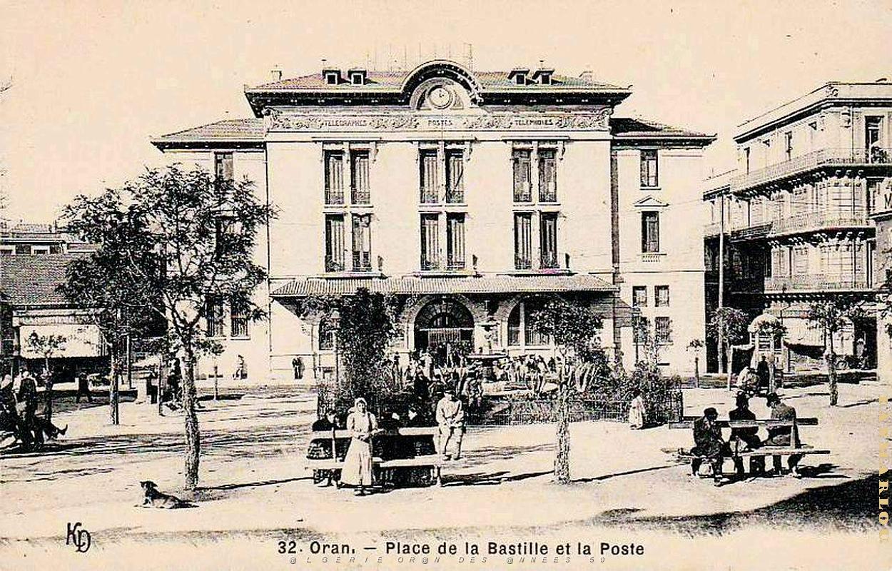 2809- Oran - Place de la Bastille et Poste.jpg